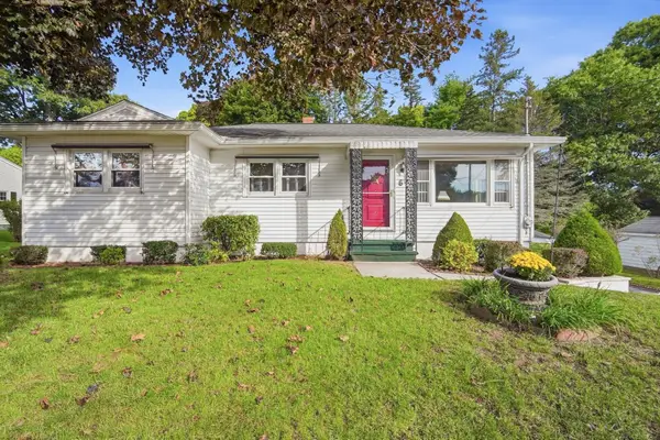 6 Sasur St, Palmer, MA 01080
