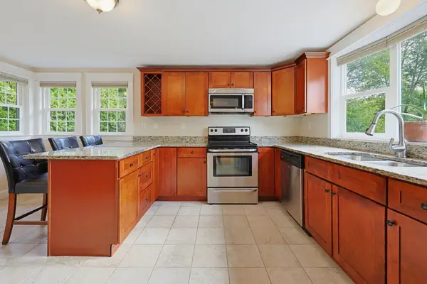 2806 Providence Rd, Northbridge, MA 01534