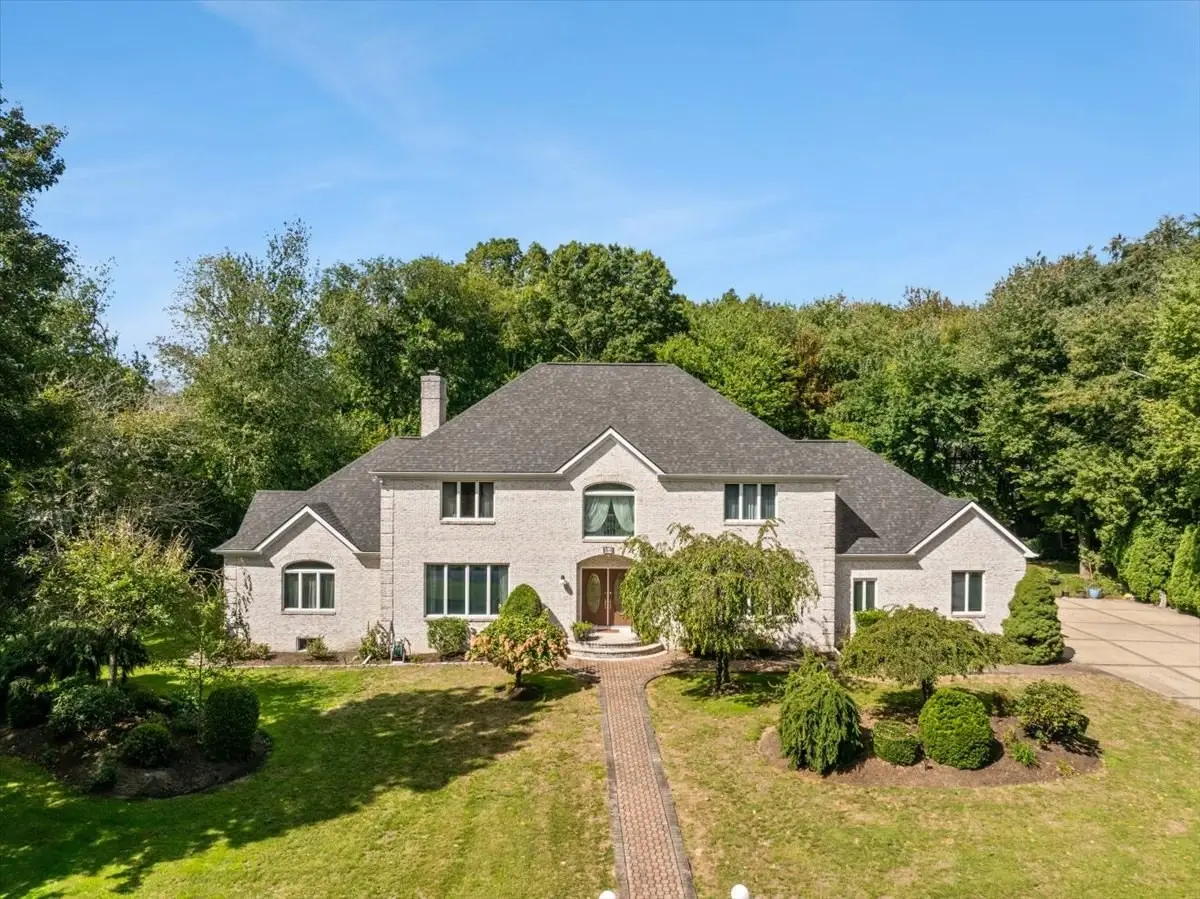 84 Jane Howland Dr, Seekonk, MA 02771 - #1