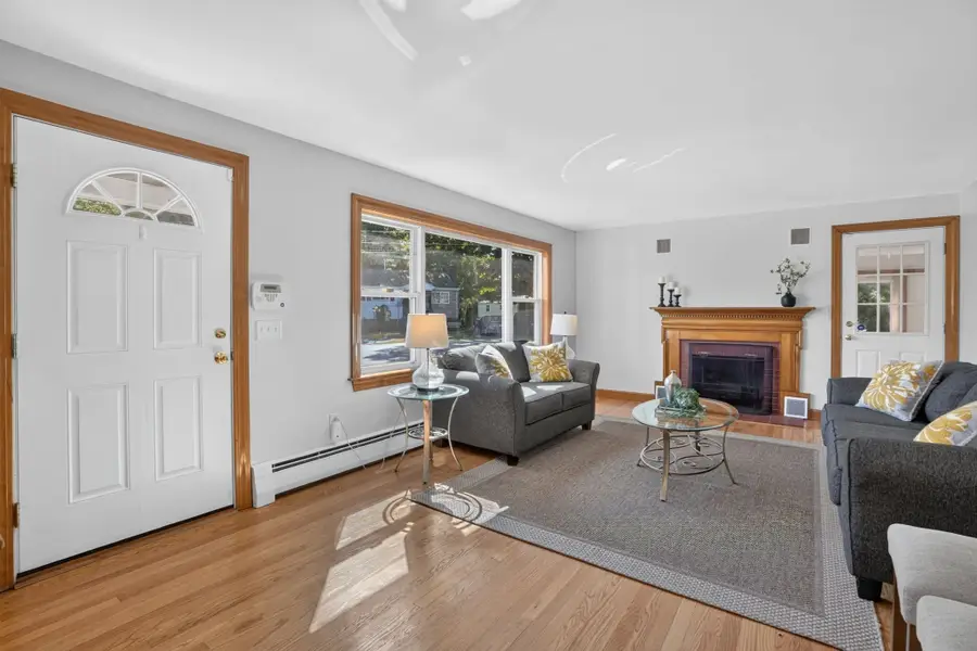 36 Mckenney Cir, Andover, MA 01810 - #3