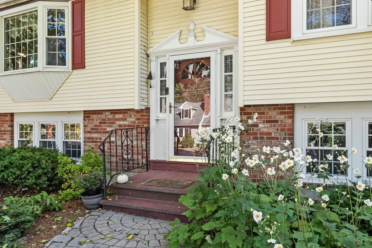 27 Third St, Maynard, MA 01754 - #1