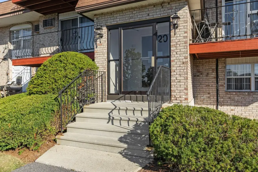 20 Williamsburg Ct. #2, Shrewsbury, MA 01545 - #3