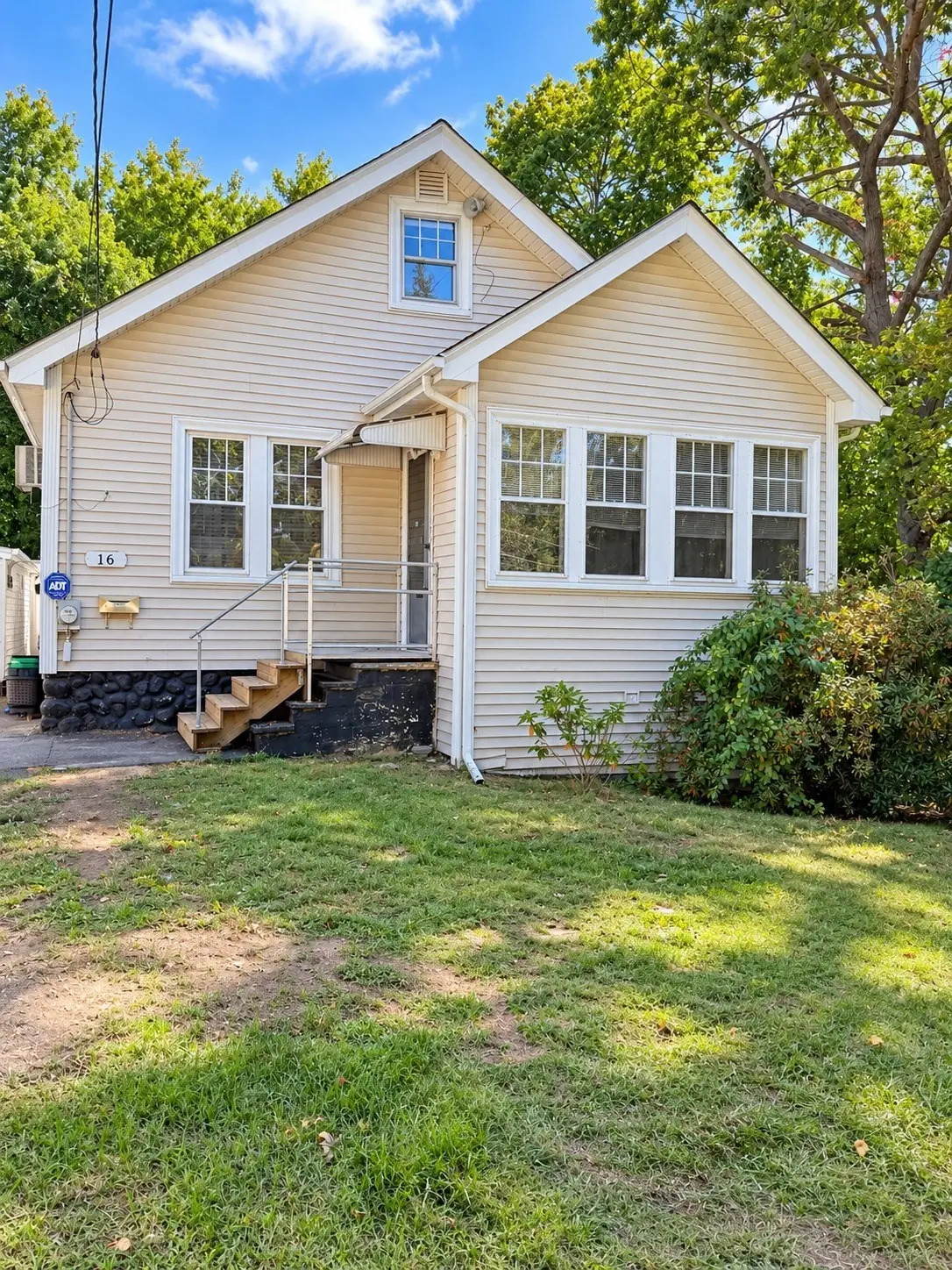 16 Winnipeg St, Worcester, MA 01607 - #1