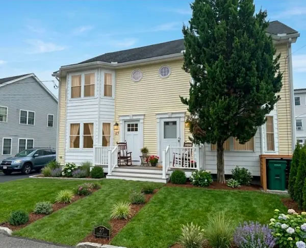 11 Maitland Ave, Lowell, MA 01851