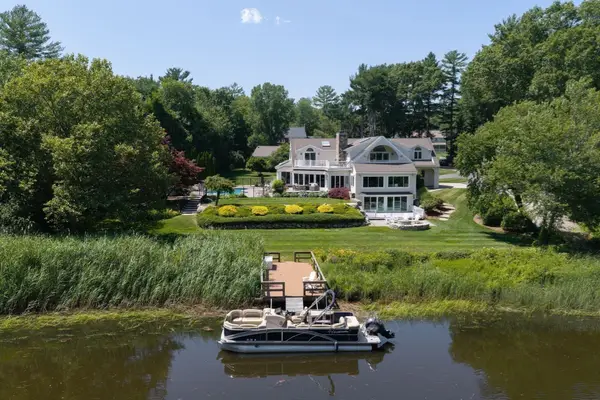 112 River Rd, Hanover, MA 02339