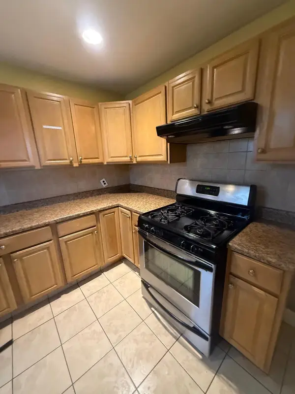 1846 R S Main St R, Fall River, MA 02724