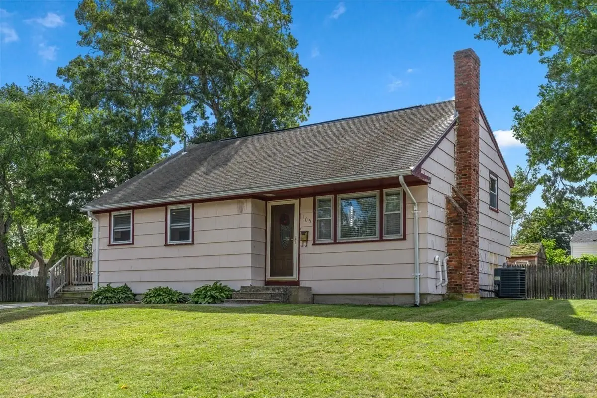 105 Crestfield Dr, Brockton, MA 02302 - #1