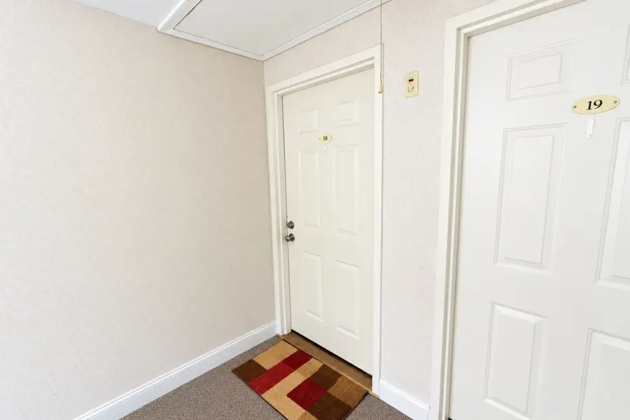 2320 Skyline Dr #18, Lowell, MA 01854 - #3