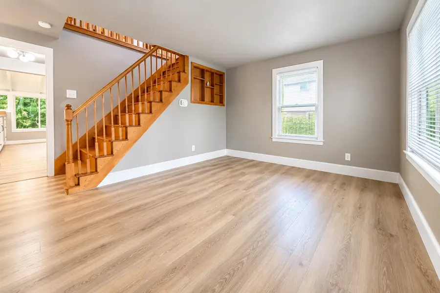 17 Royal St, Agawam, MA 01001 - #2