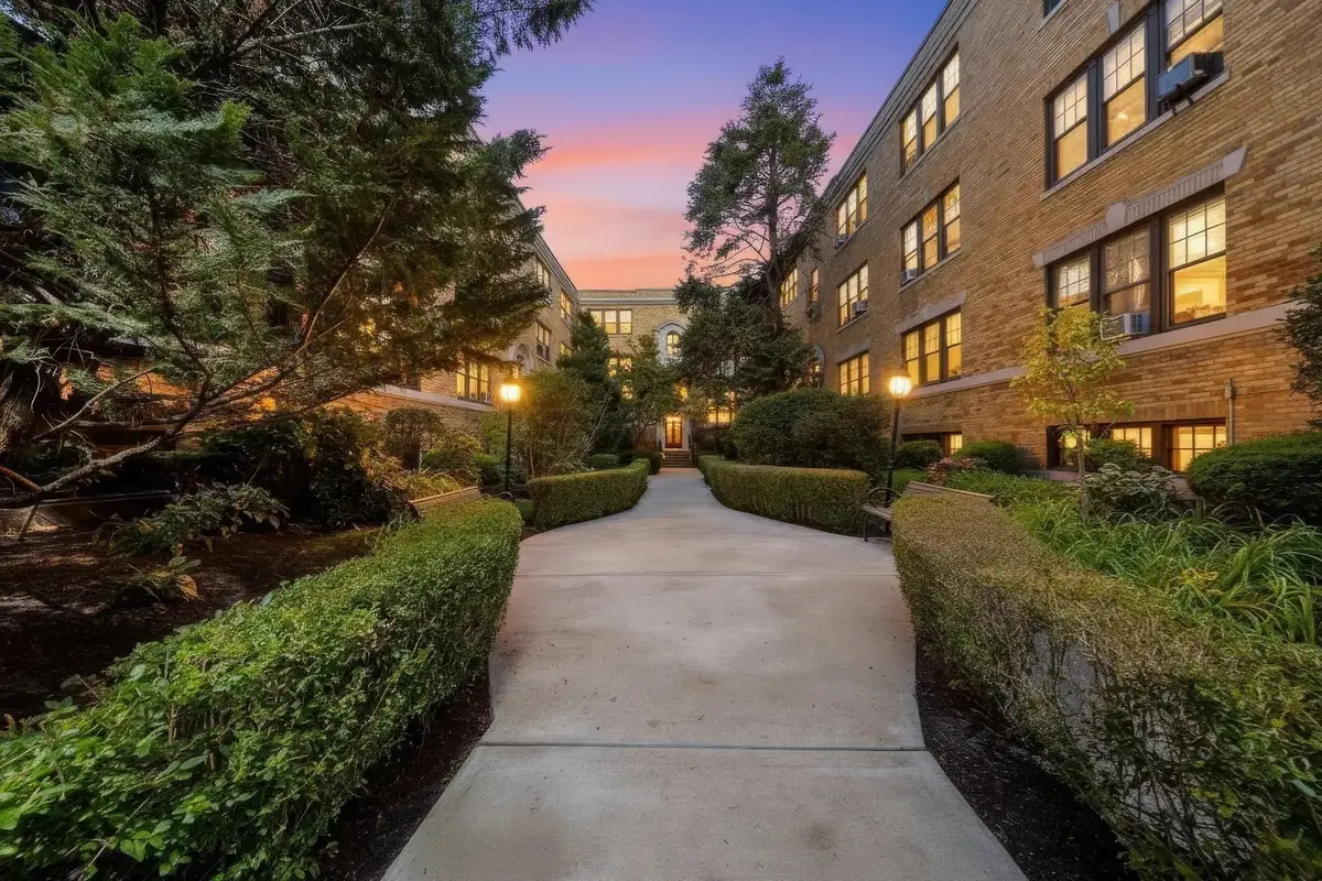 413 Washington Street #4, Brookline, MA 02446 - #1