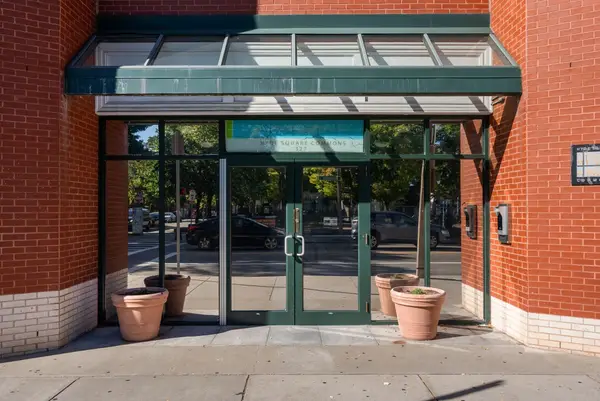327 Centre St #206B, Boston, MA 02130