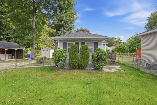 215 Eddy St, Springfield, MA 01104