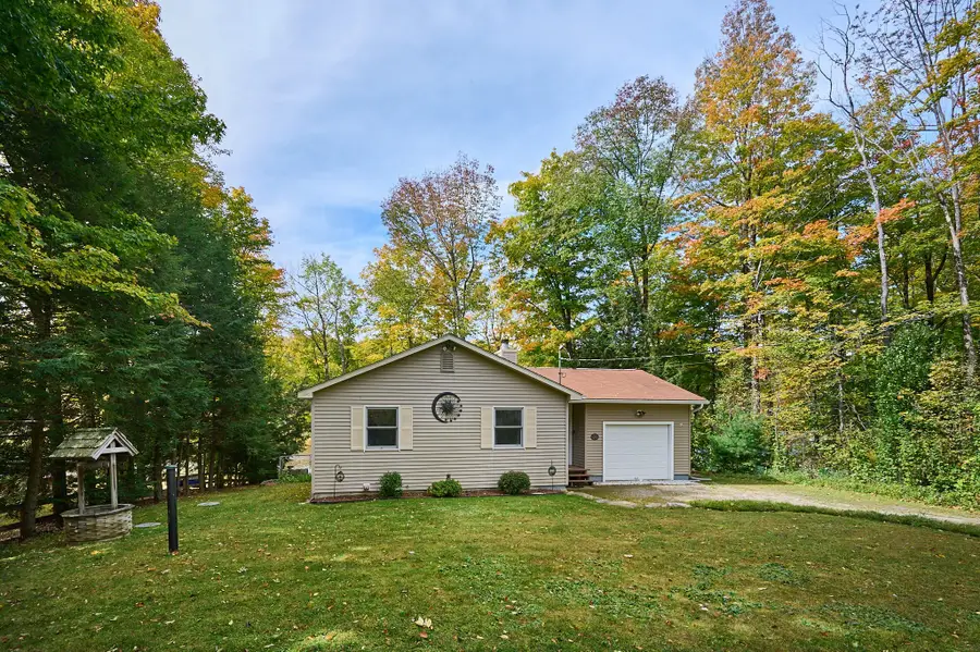 126 Alan A Dale Dr., Becket, MA 01223 - #3