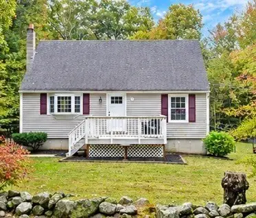 25 School House Rd, Phillipston, MA 01331