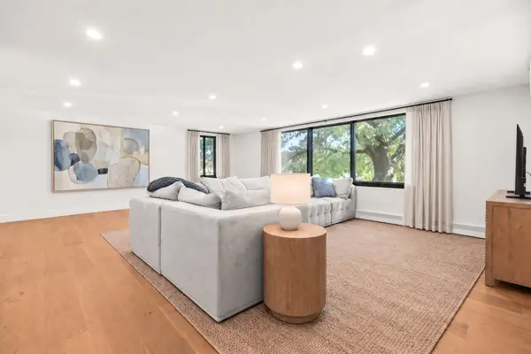 935 Washington St #8, Newton, MA 02460