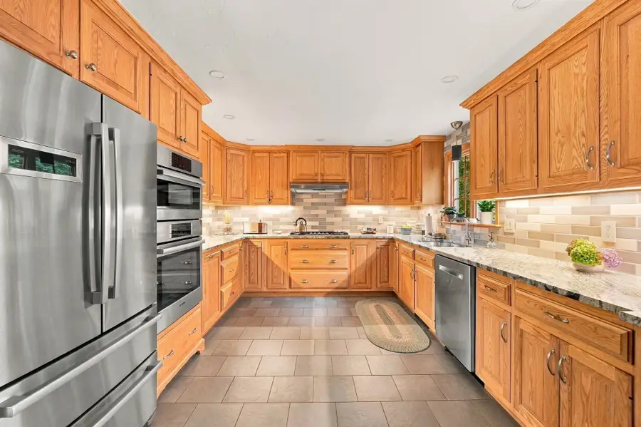 70 Birchbark Dr, Hanson, MA 02341 - #3