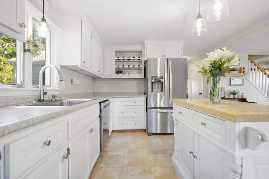 27 Pickering Street, Danvers, MA 01923 - #2