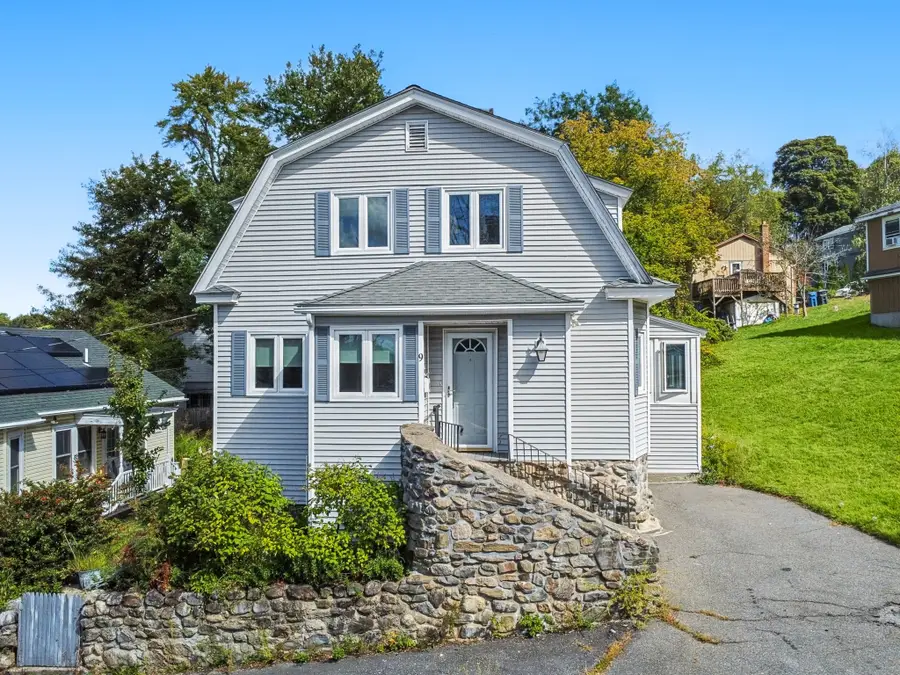9 Columbus Ave, Lawrence, MA 01841 - #2