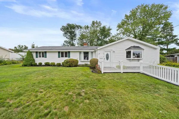 19 William Road, Holbrook, MA 02343