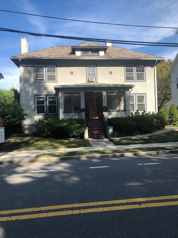 846 Walnut St, Newton, MA 02459