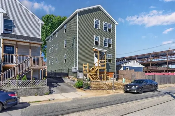 141 Ocean St, Providence, RI 02905
