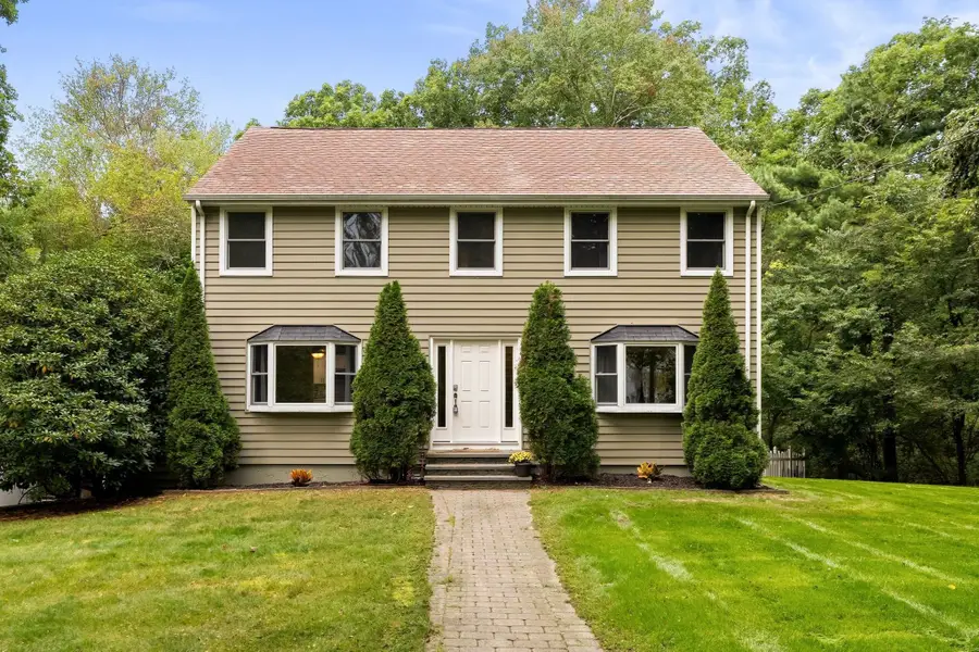 1 Nottingham Dr, Raynham, MA 02767 - #2