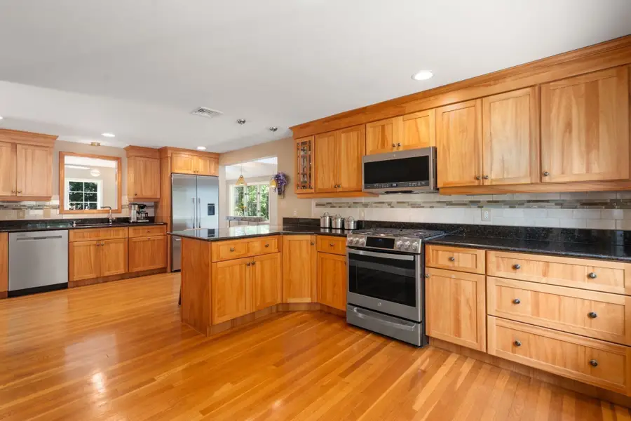 7 Cape Cod Ln, Canton, MA 02021 - #2