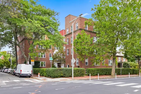 393 Broadway #8, Cambridge, MA 02139