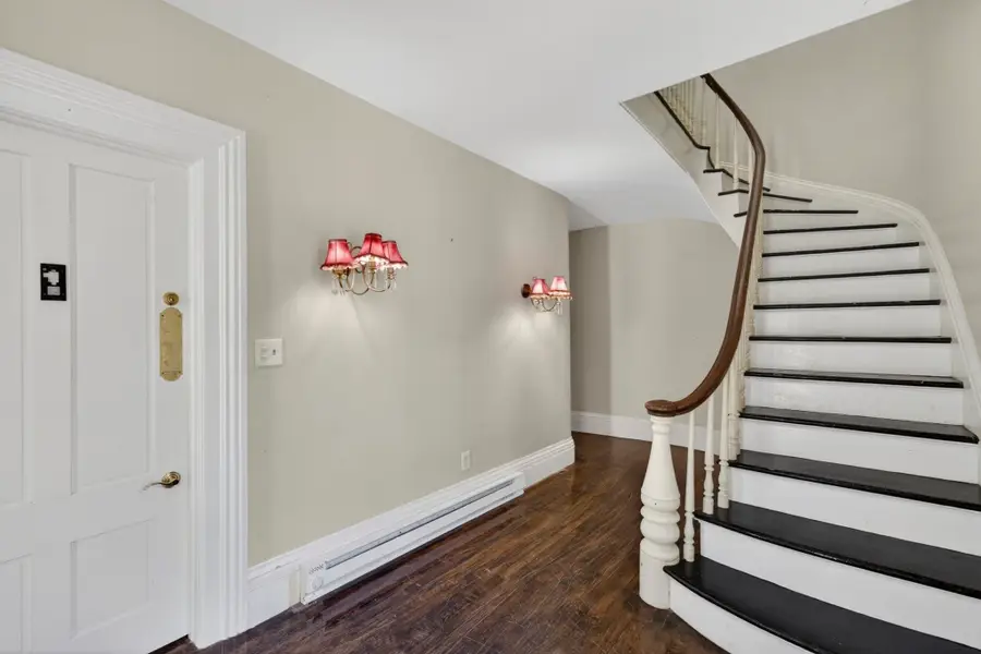 12 Crown St., Worcester, MA 01609 - #2
