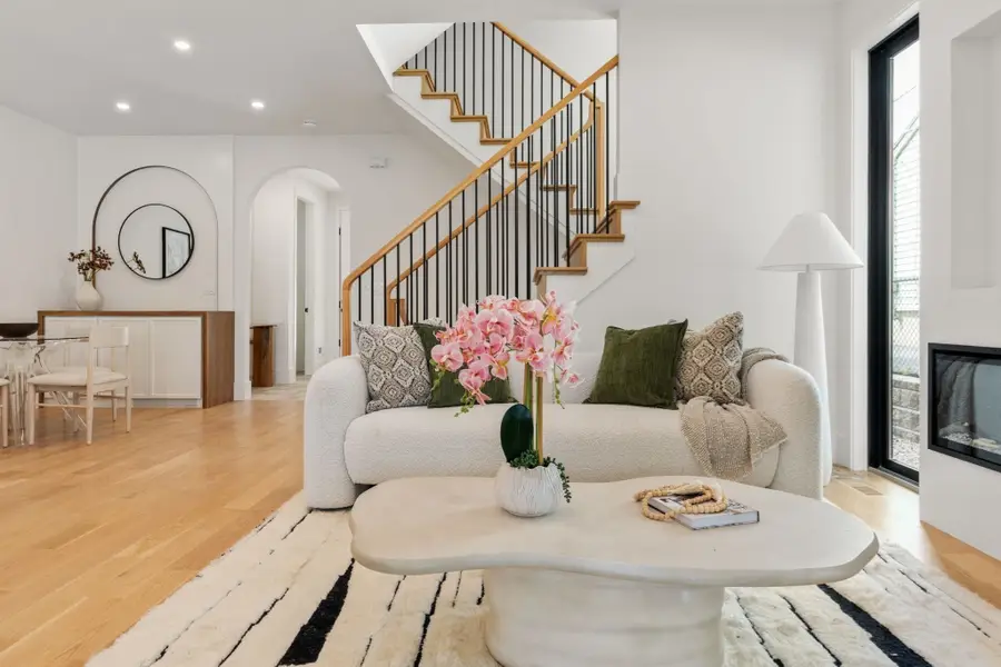 34 West St #34, Newton, MA 02458 - #3