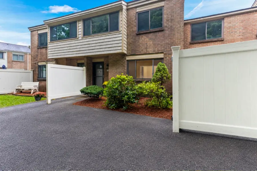 131 Greenbrook Drive #131, Stoughton, MA 02072 - #3