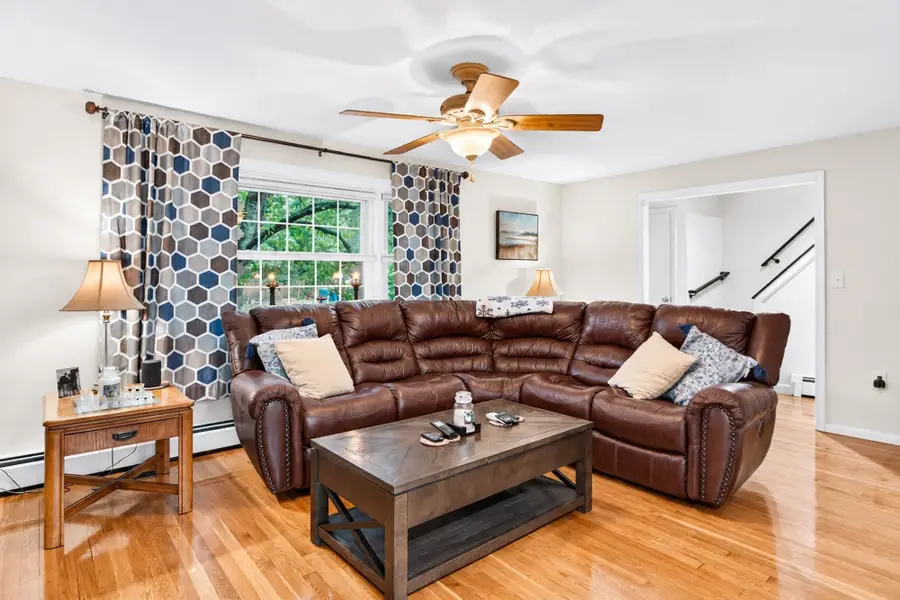 30 Pratt St, Tewksbury, MA 01876 - #3