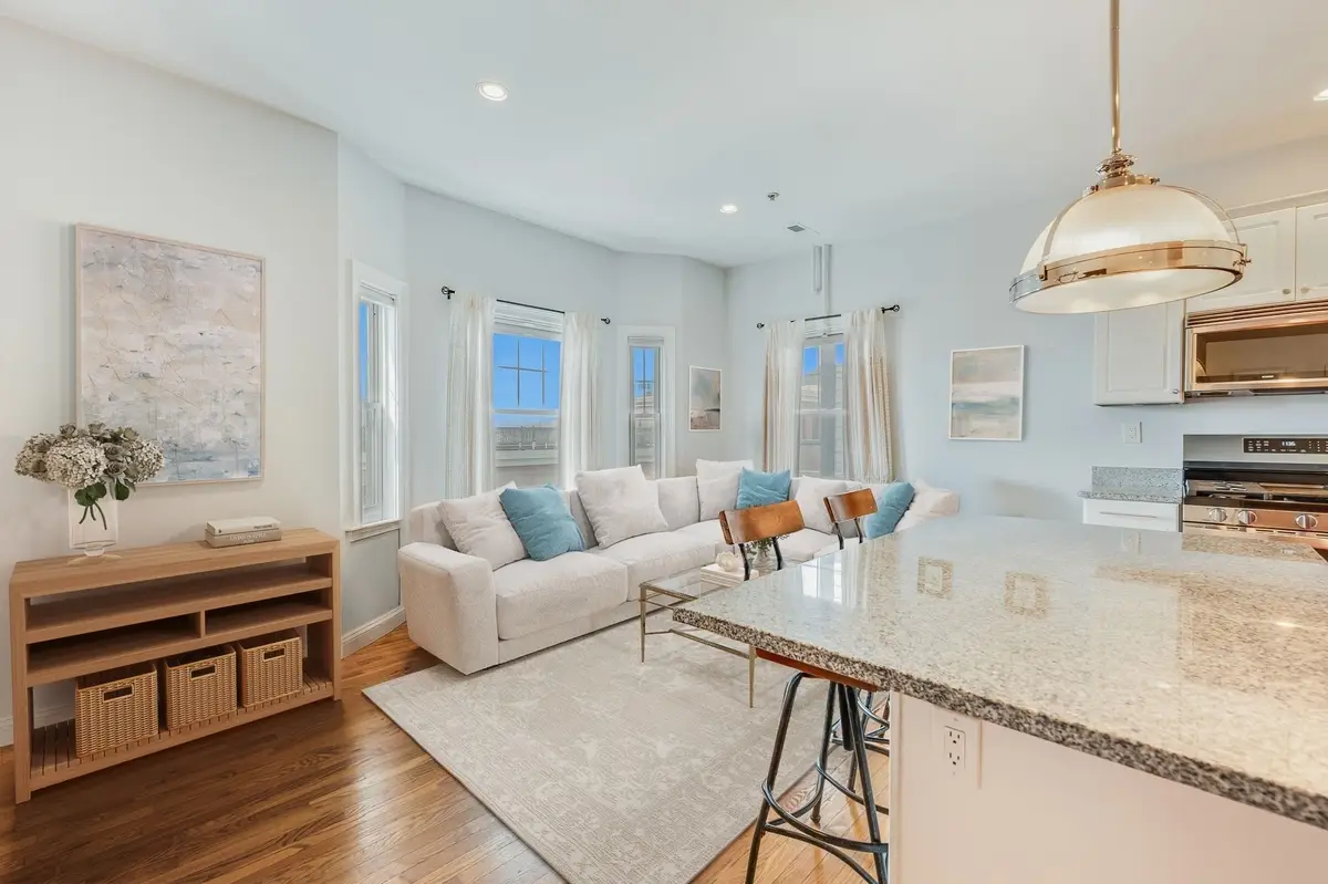 134-136 W 9th St #7, Boston, MA 02127 - #1