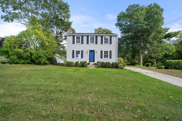 32 Grandview Dr, Plymouth, MA 02360