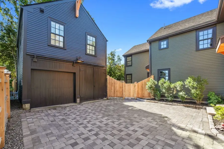15 Broad St, Newburyport, MA 01950 - #3