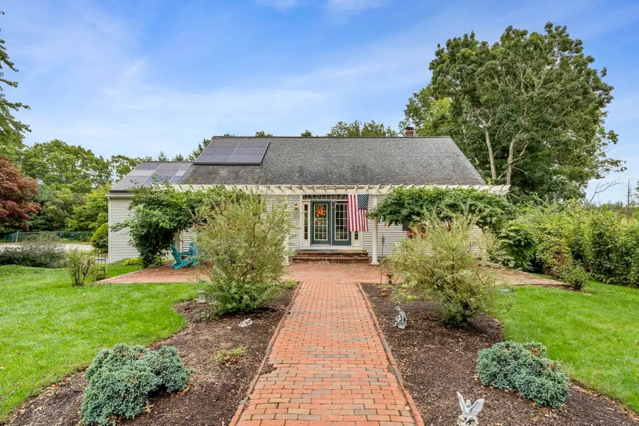 12 Carolyn Ct, Swansea, MA 02777 - #2