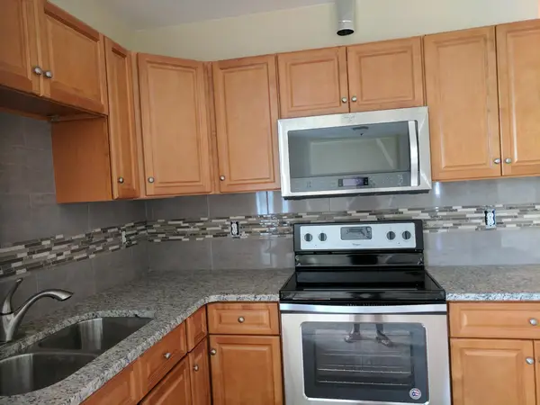 114 Winfield St, Worcester, MA 01602