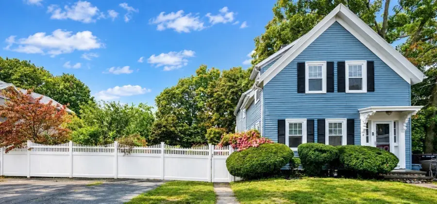 8 Washington Street, Stoneham, MA 02180 - #3