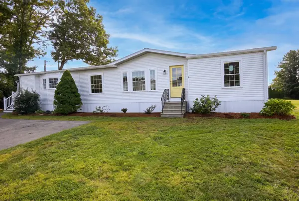 6 Emerald Pl, Raynham, MA 02767