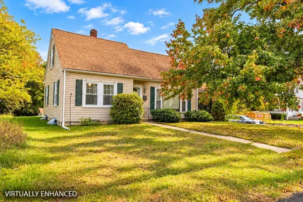 31 Archer St, Bellingham, MA 02019