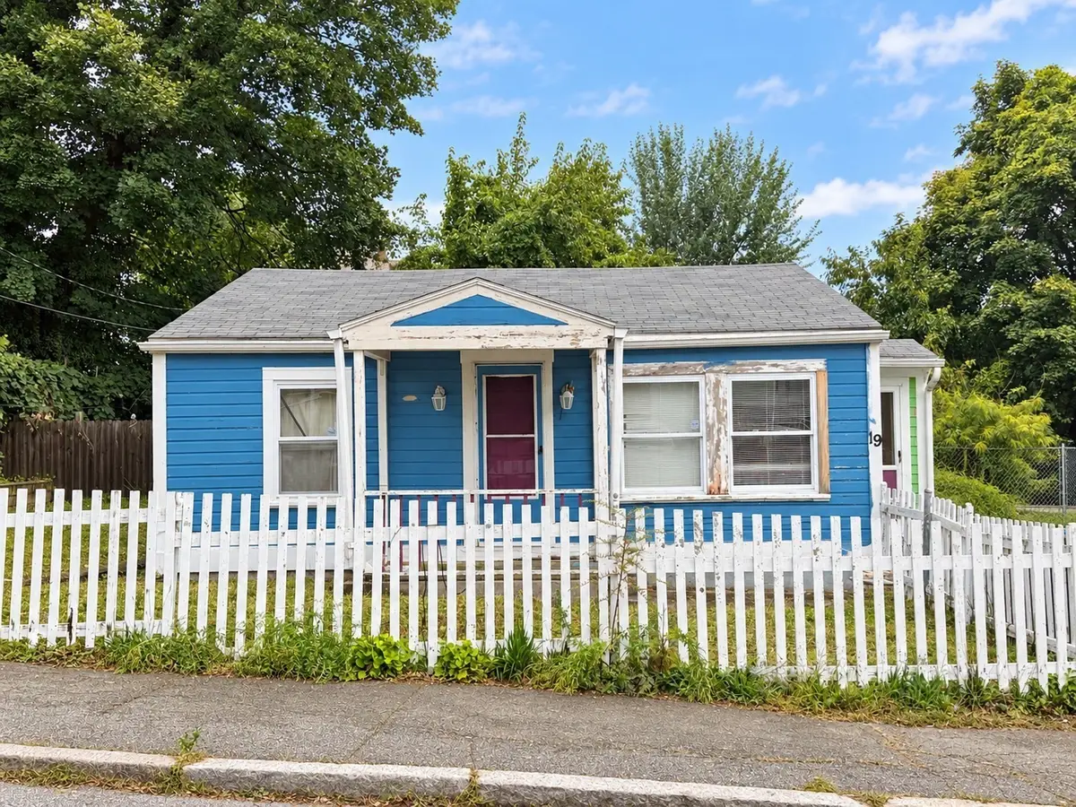 19 Lafrance Ct, New Bedford, MA 02740 - #1