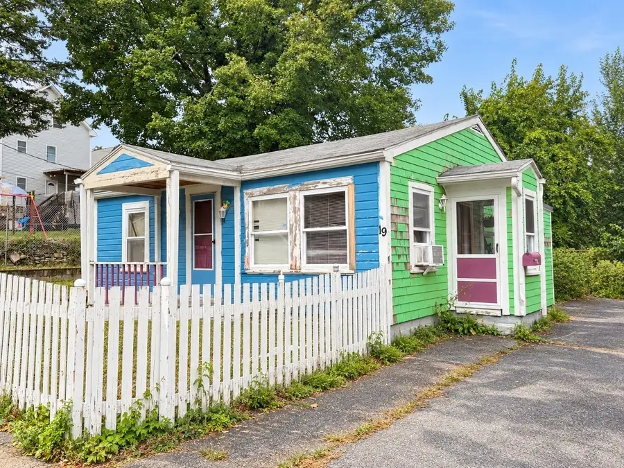 19 Lafrance Ct, New Bedford, MA 02740 - #2