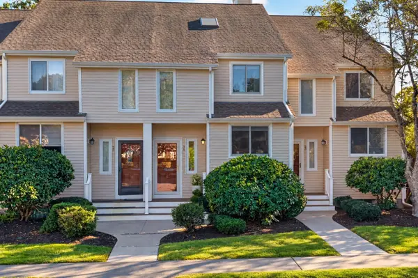 34 Gaslight Ln #34, Easton, MA 02356