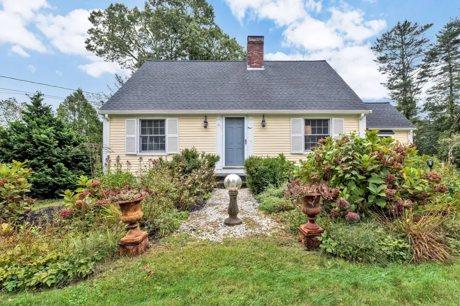 8 Midway Rd, Monument Beach, MA 02559 - #2