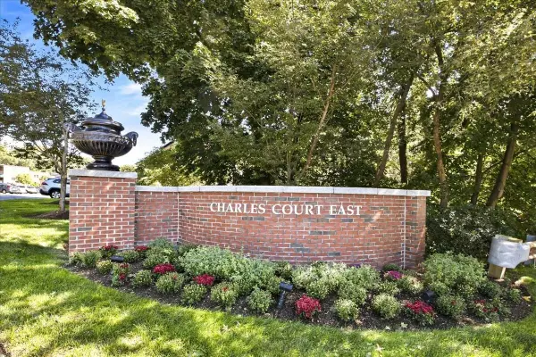 1208 Greendale Ave #211, Needham, MA 02492