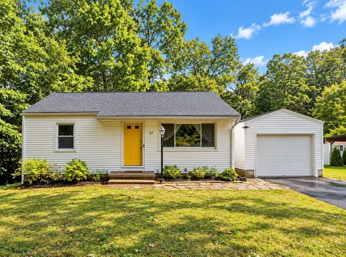 27 E Green St, Easthampton, MA 01027 - #1