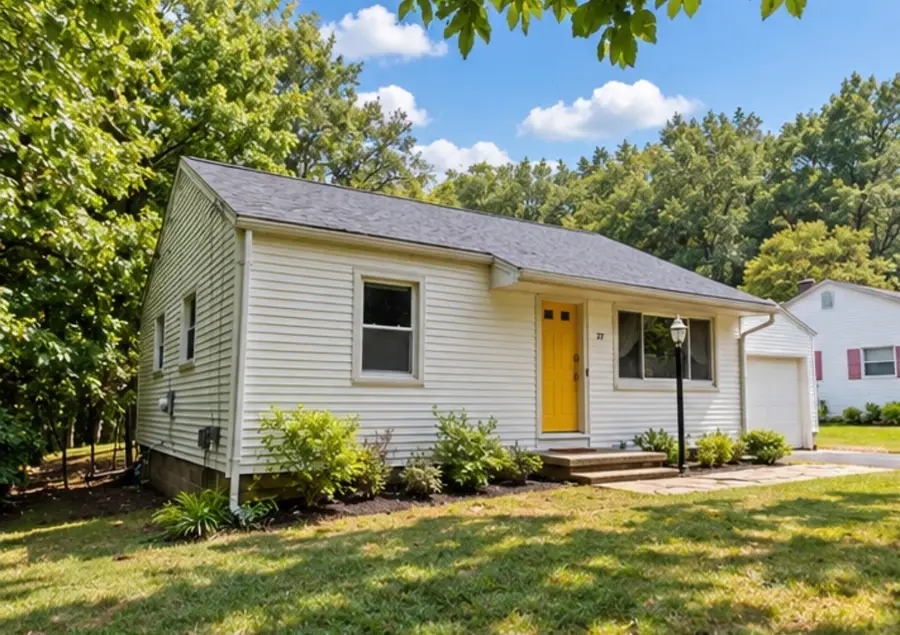 27 E Green St, Easthampton, MA 01027 - #3