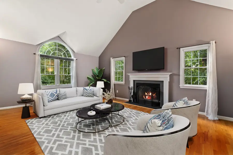 8 Dennison Ct, Stoughton, MA 02072 - #3