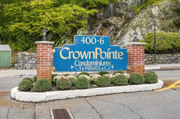 402 Paradise Rd #3J, Swampscott, MA 01907