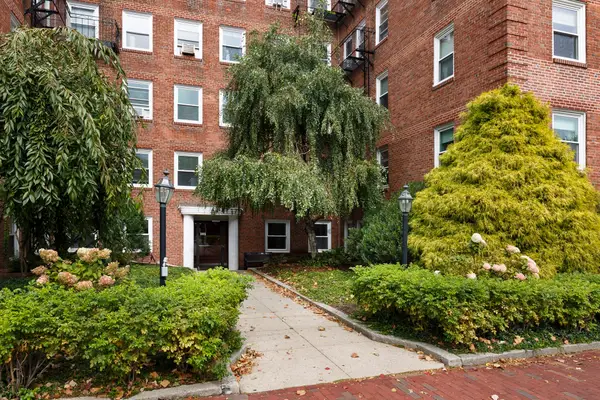 395 Broadway #L2C, Cambridge, MA 02139